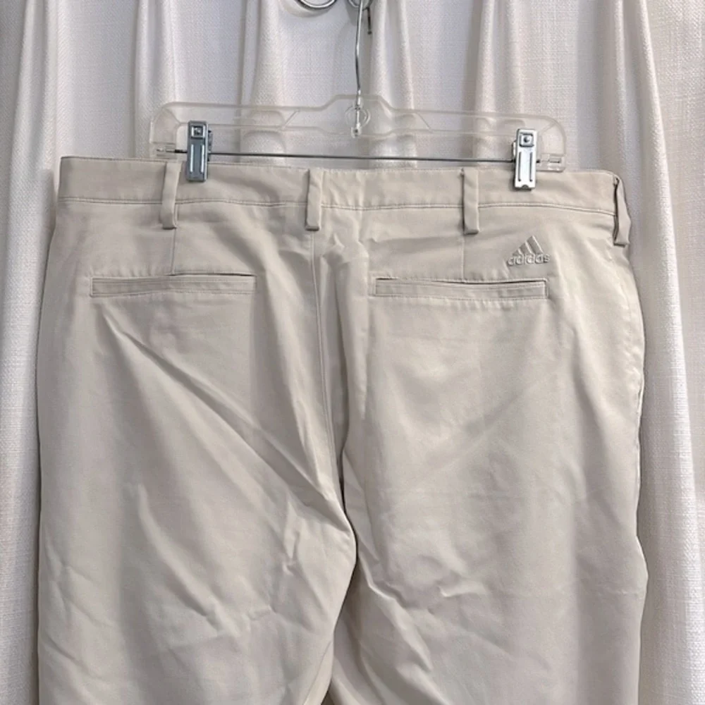 Men’s Adidas Polyester & Spandex Khaki Colored Golf Athletic Pants Size 36 x 32